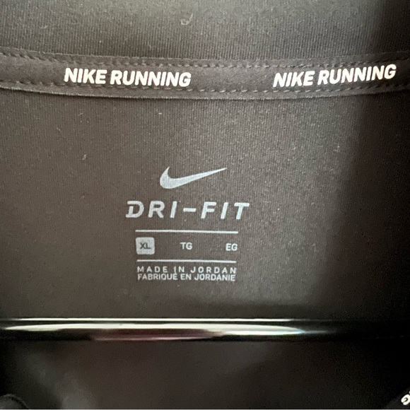 NWT Womens NIKE RUNNING Dri-Fit 1/4 zip Pullover Size XL w/thumbholes Black/Slvr - Picture 6 of 13